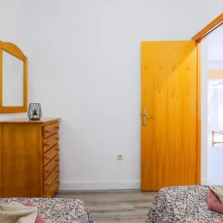 2 Bedroom Cozy In Торевьиа