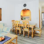 2 Bedroom Nice Apartment In Torrevieja 公寓 *