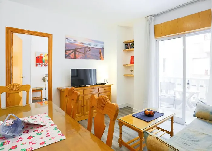 Apartment 2 Bedroom Cozy In *