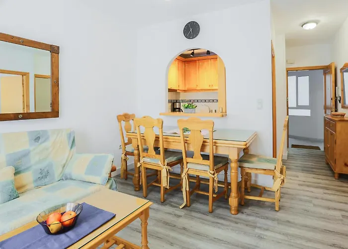 2 Bedroom Cozy In Apartment *